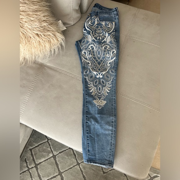 BCBG size 2 jeans - Picture 2 of 9